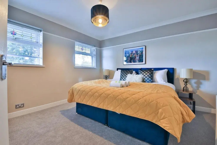 Spacious 3 Bed Home With Pool Table