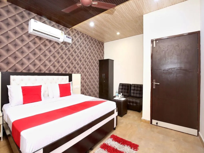 OYO 14529 The Sitara Hotel