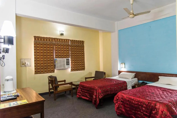 Gautam Hotel