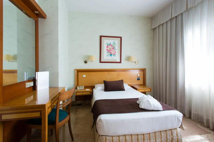 Standard Single room
