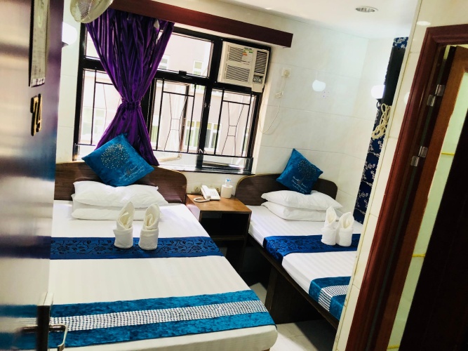 Standard Triple room
