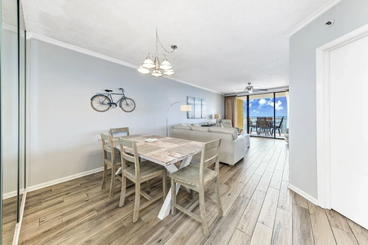 3 Bedrooms Standard room with balcony and beachfront