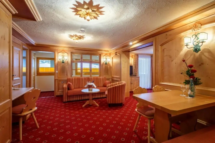 Deluxe Suite
