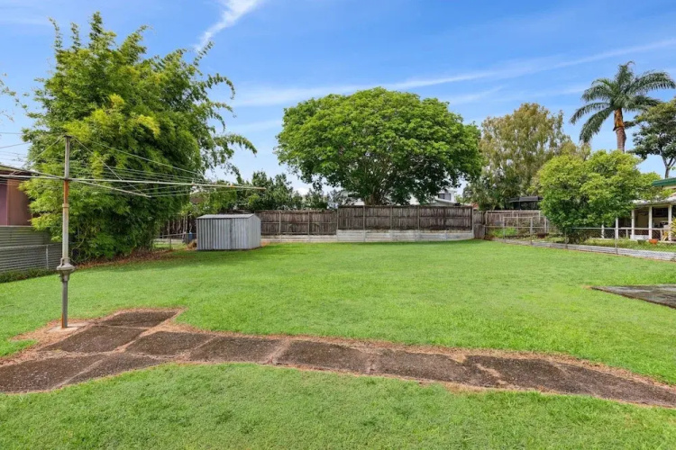 Spacious 3-bed Home in Morningside With Backyard