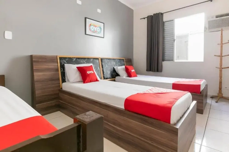 Standard Triple room