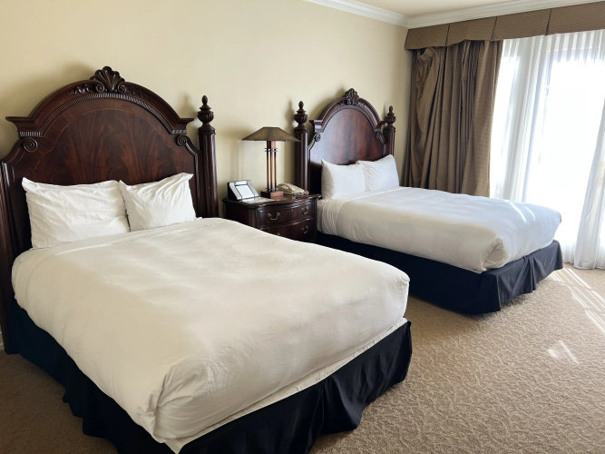 Carlton Hotel