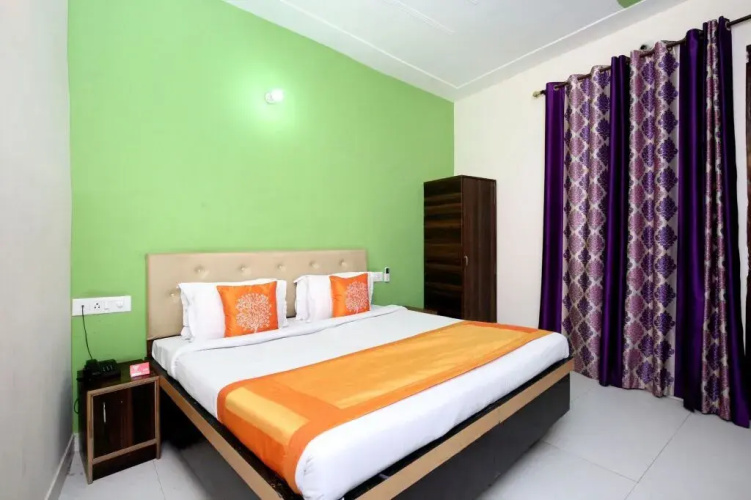 Silver One By OYO Rooms