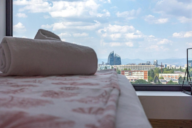 City View Apartment + Parking