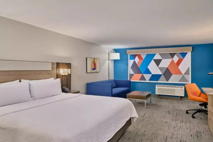 Holiday Inn Express & Suites DIAMOND