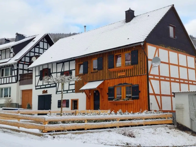 4 Bedrooms Cottage