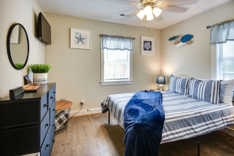 2 Bedrooms Cottage