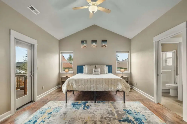 Hot-tub, Pet-friendly, 30 min to Mt Bachelor!