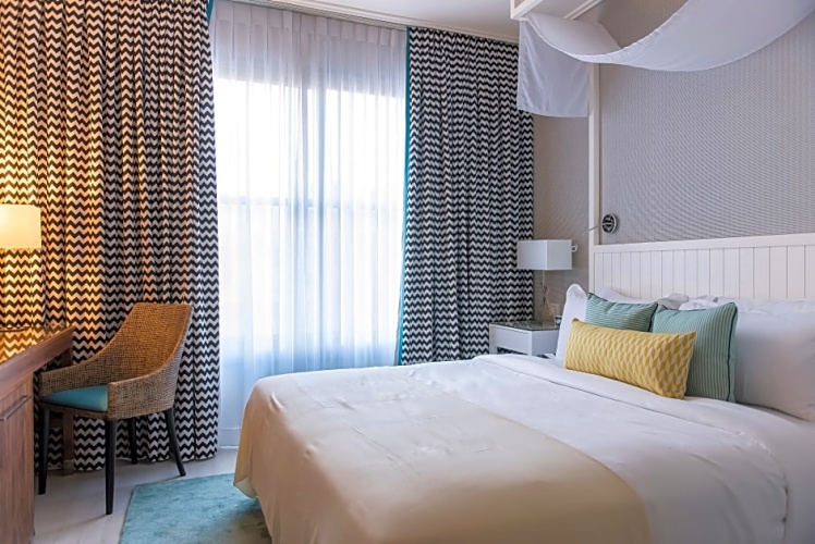 Standard Double room with view