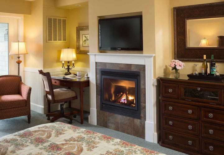 Grand Harbor Inn
