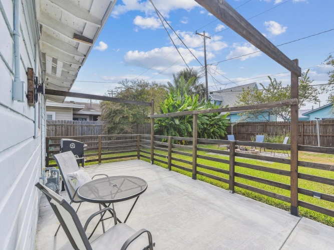 2 Bedrooms Cottage with balcony