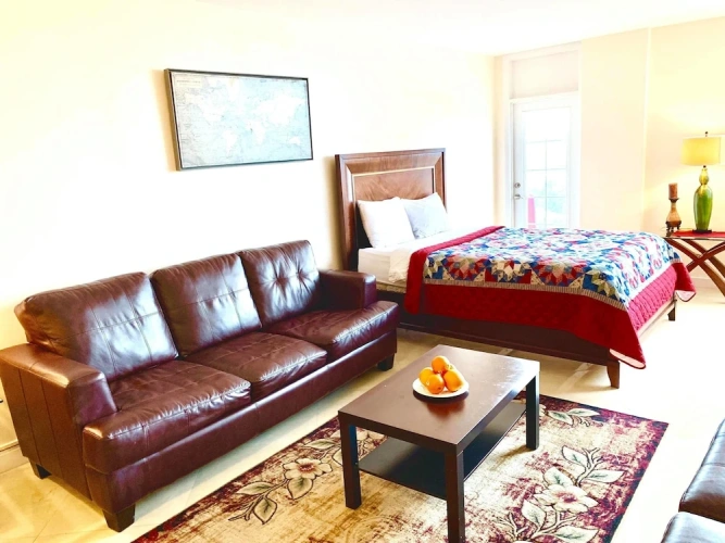 1 Bedroom Classic Apartment with partial ocean view