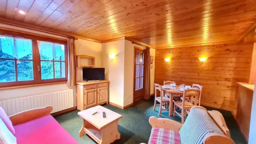 Cozy Mountain Stay for 4 Guests