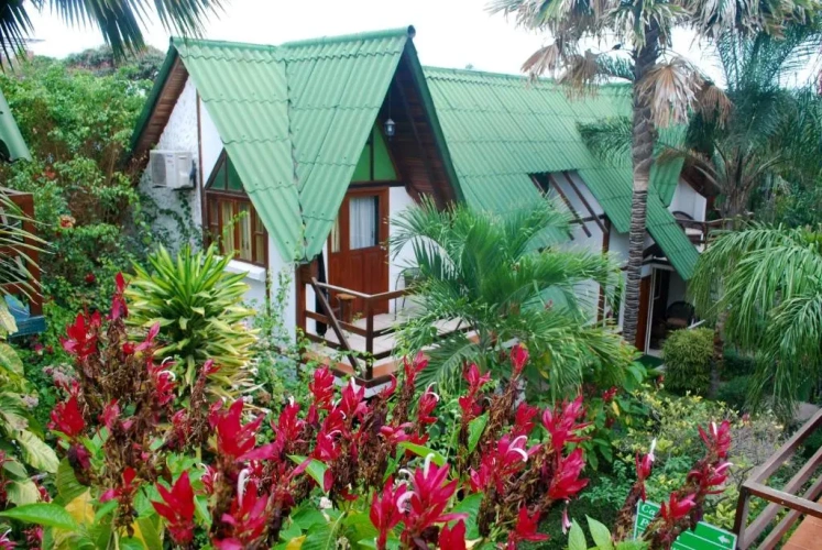 Bungalow with balcony and with view