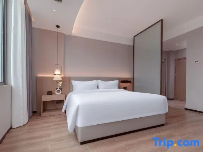 Deluxe Triple Family Suite with city view