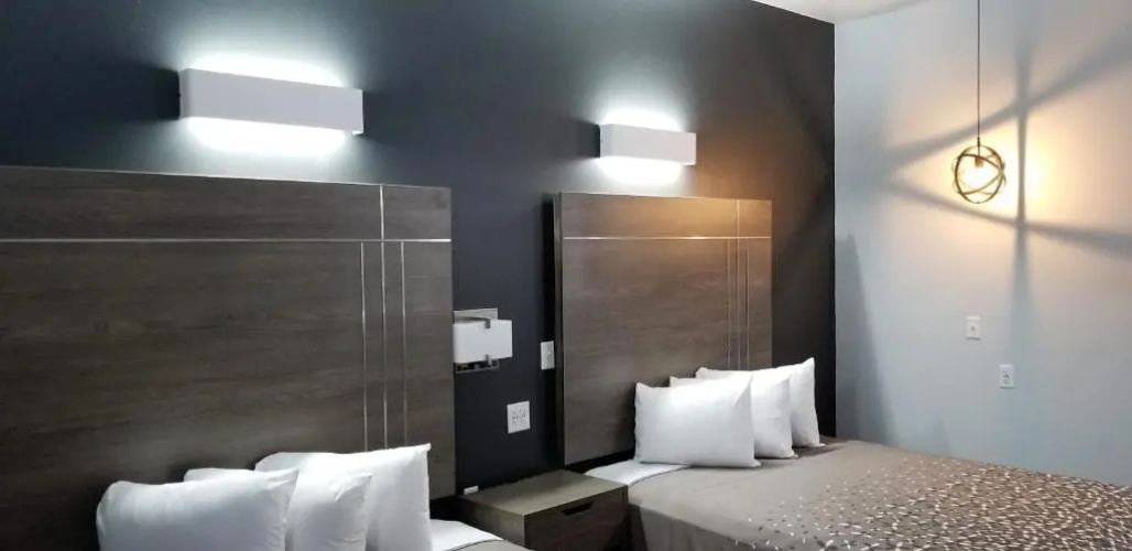 Continental Inn & Suites