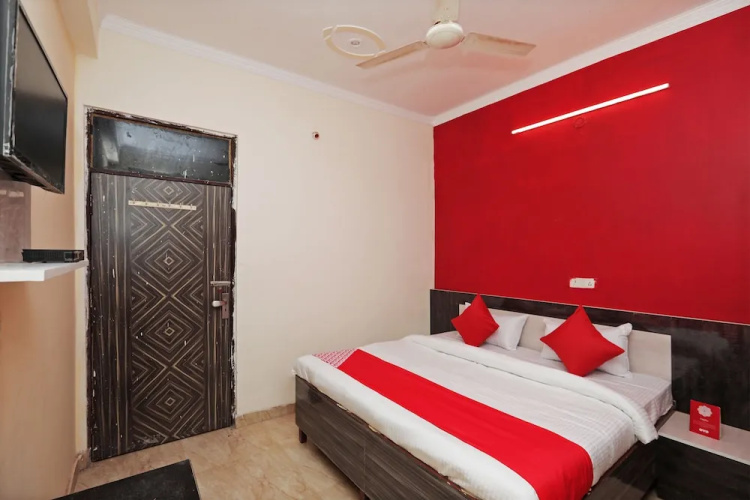 OYO 37246 New Hotel Swastik