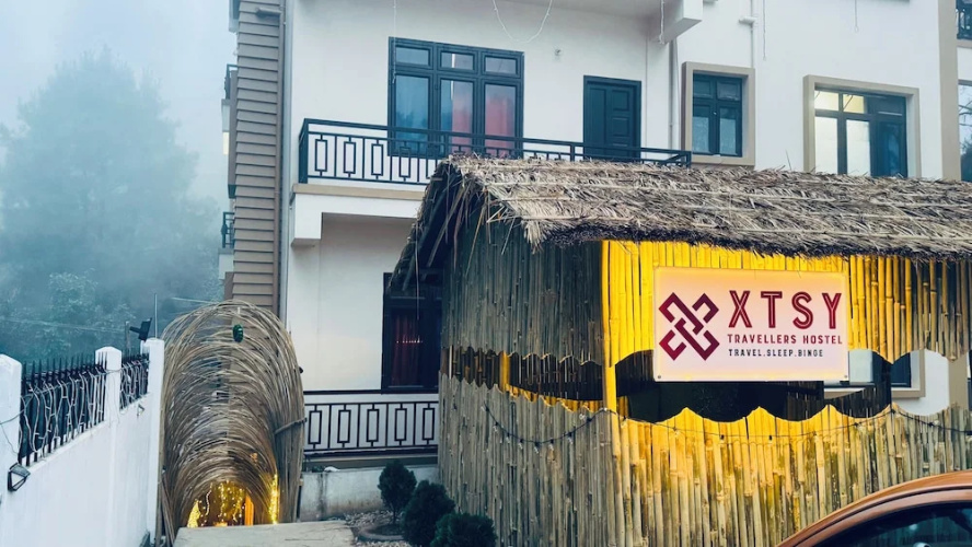Xtsy Travellers Hostel - Shillong