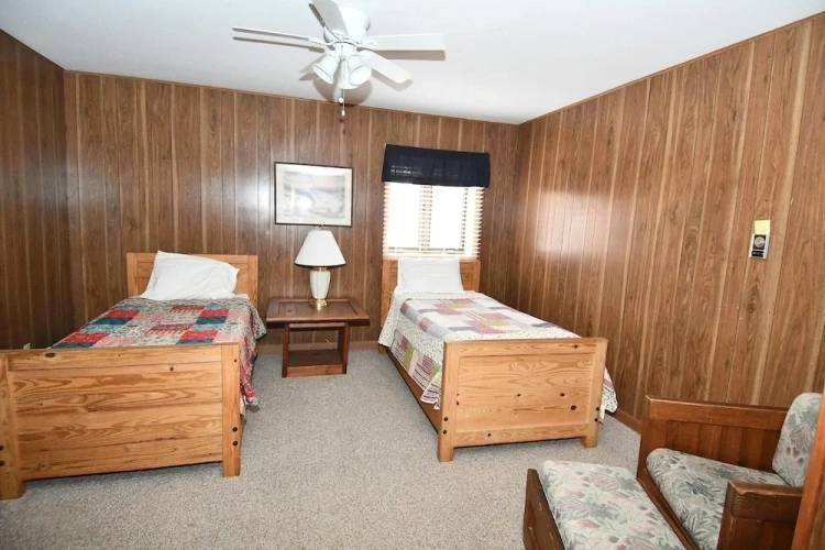 5 Bedrooms Quadruple Cottage