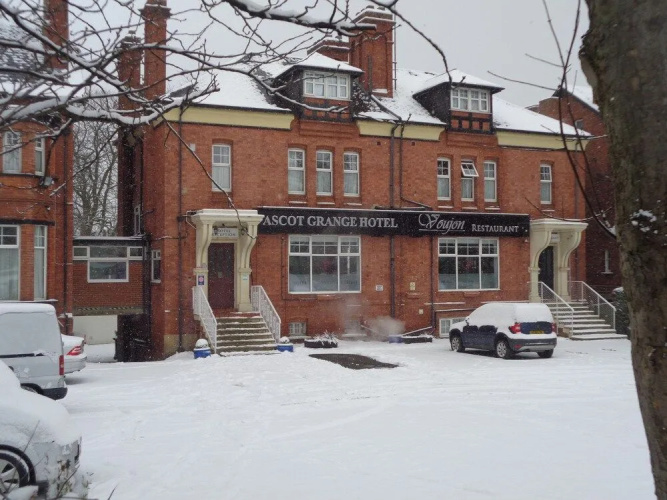 Ascot Grange Hotel & Apartments
