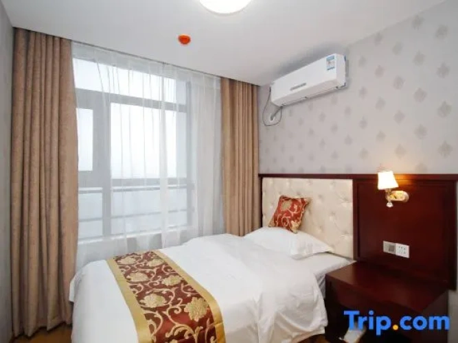 Deluxe Family Suite