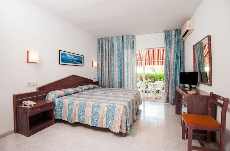 Apartamentos Cala Murada Minigolf