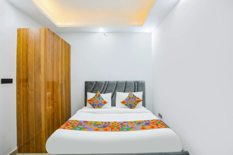 FabHotel Rasa Arcade