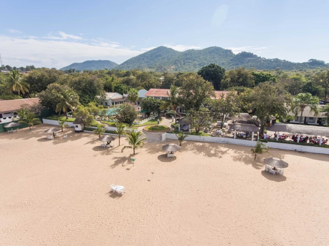 Sunbird Livingstonia Beach Hotel