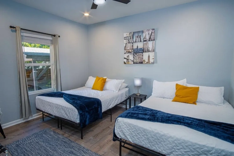 4 Bedrooms Cottage