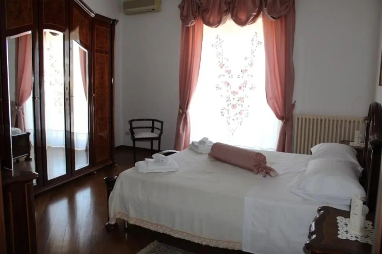 3 Bedrooms Apartment