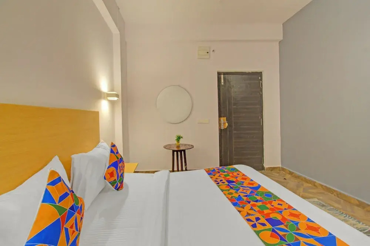 Fabhotel The Vibe