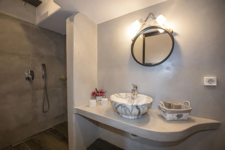 Myrsini's Luxury Suites