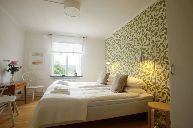 Standard Twin room with garden view