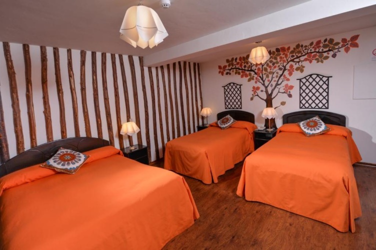 Standard Triple room