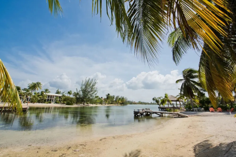 Rum Sands by Cayman Villas