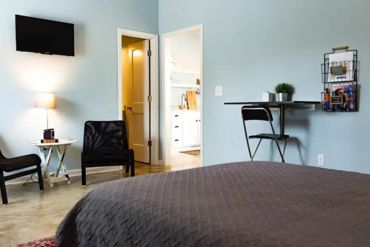 Clean & Serene House + Studio - Easy On/off I-40