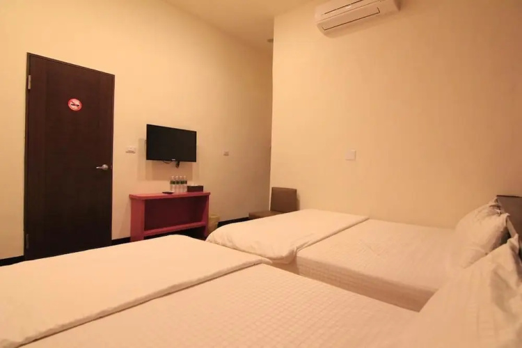 Home Sweet Beach Hotel