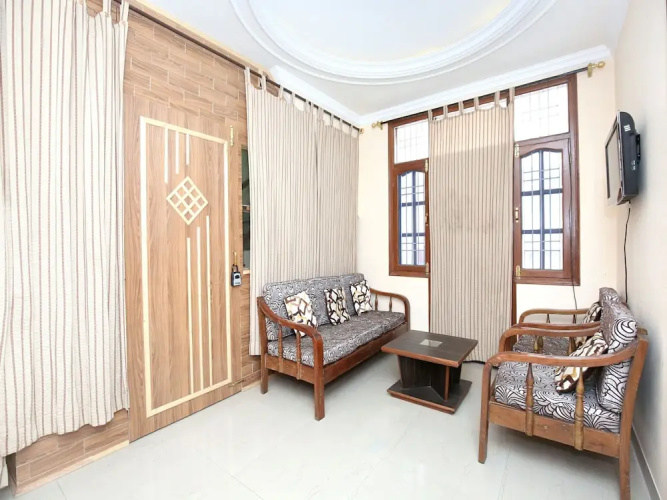 OYO 11905 Home Royal View Sec 6