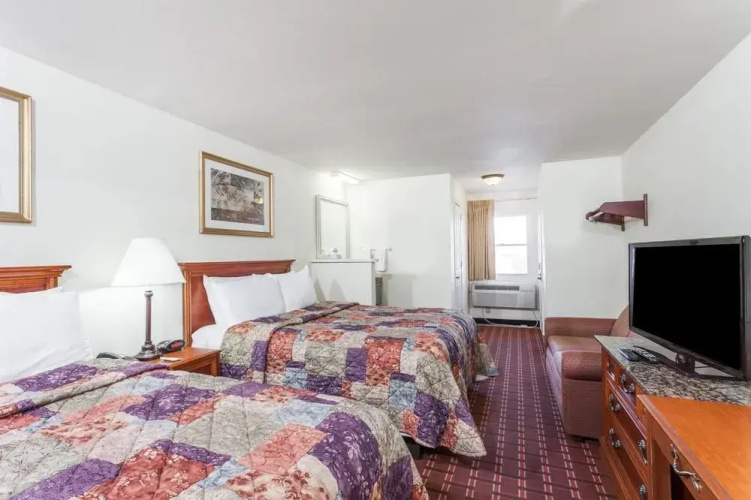 Knights Inn Cadiz