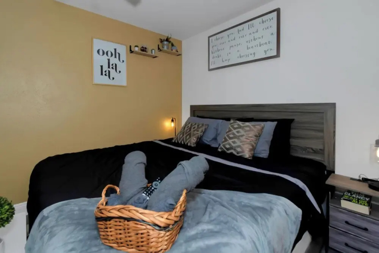 Spacious 3BR Condo in DTWN