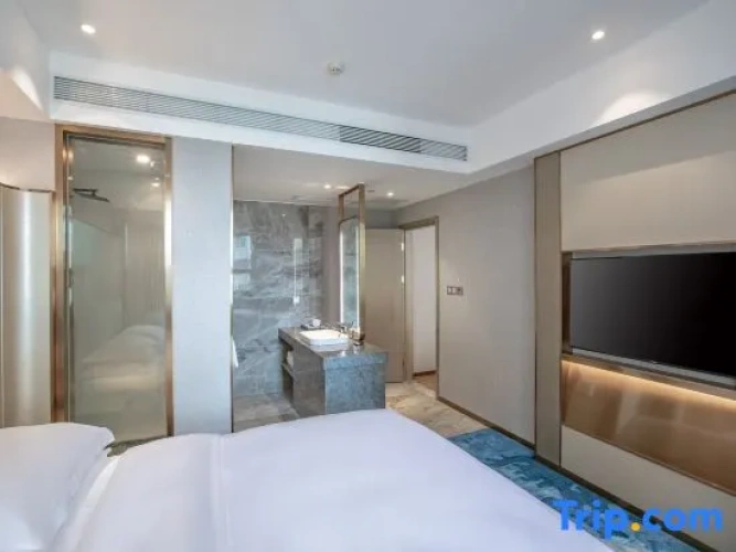 Quadruple Family Suite