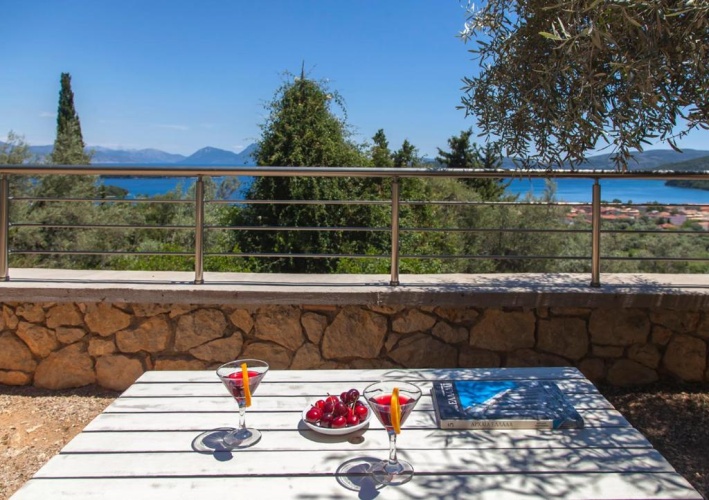 2 Bedrooms Villa