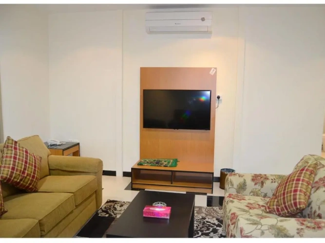 2 Bedrooms Apartment