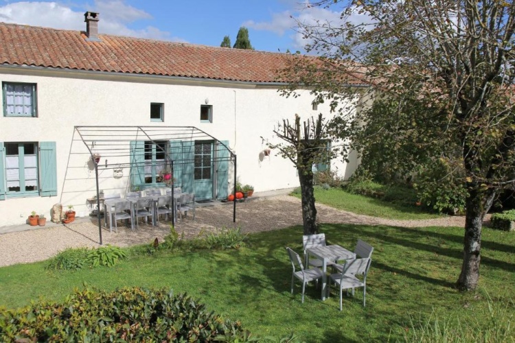 4 Bedrooms Cottage
