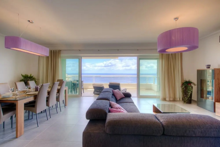 Seaview APT Incl Pool IN Sliema