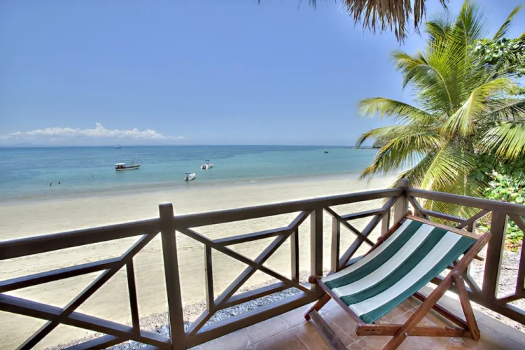 Apartment with balcony and with sea view